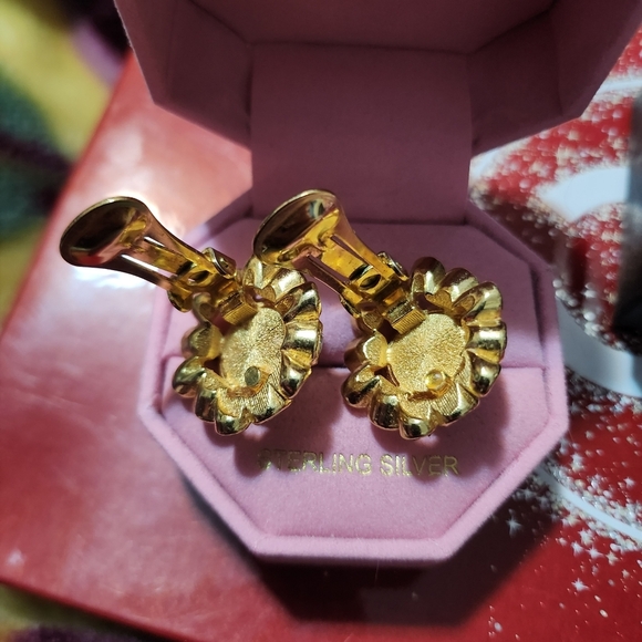 Christian Dior Vintage Signed Clip-on earrings - Picture 14 of 15